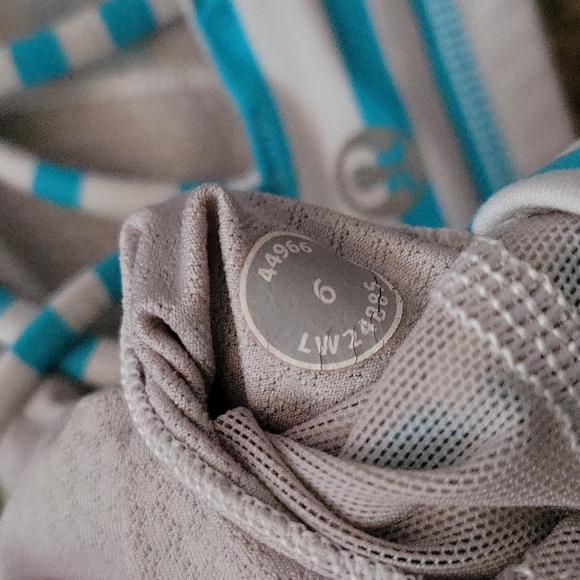 Lululemon bra - Picture 3 of 3